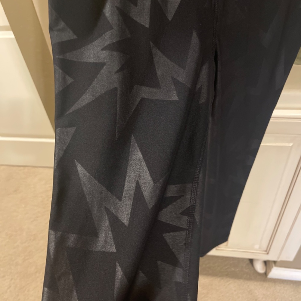 FILA Workout Capris - Picture 2 of 4